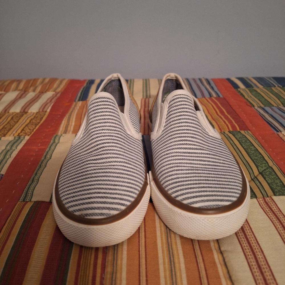 Tommy Bahama Women's Blue And White Striped Slip-On Canvas Shoes Size 6